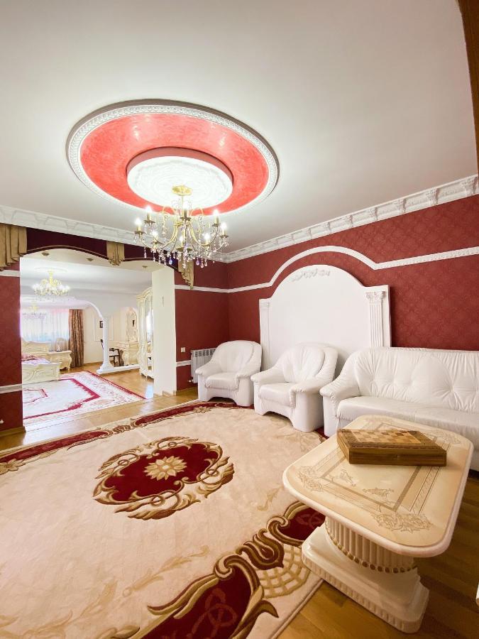 Петрос Family Hotel Яремче Екстер'єр фото