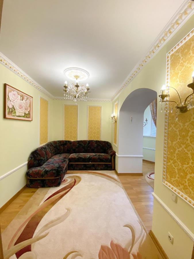 Петрос Family Hotel Яремче Екстер'єр фото