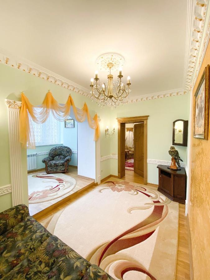 Петрос Family Hotel Яремче Екстер'єр фото