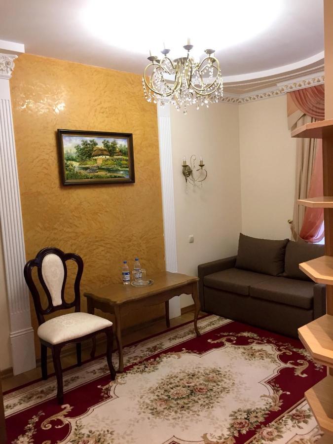 Петрос Family Hotel Яремче Екстер'єр фото