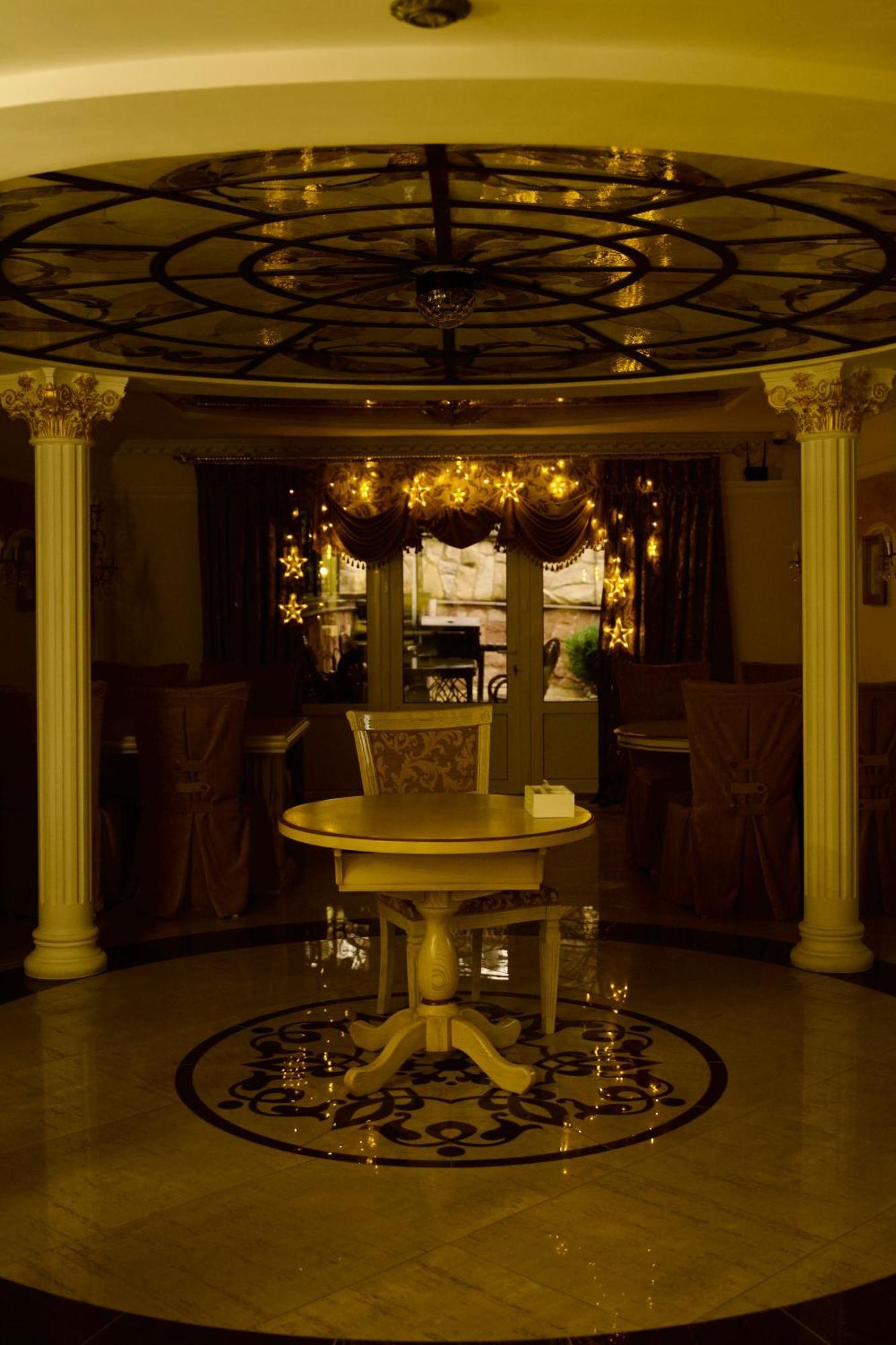 Петрос Family Hotel Яремче Екстер'єр фото